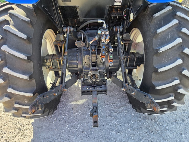 2013-new-holland-ts6.120-image-19