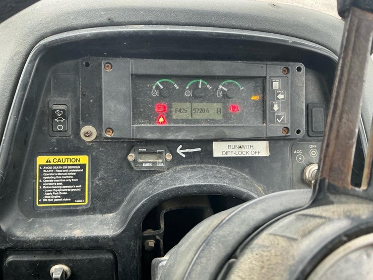 2012-deere-648-image-25