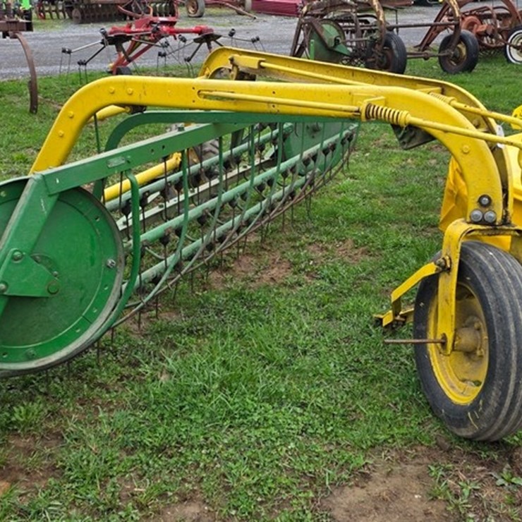 JOHN DEERE 640