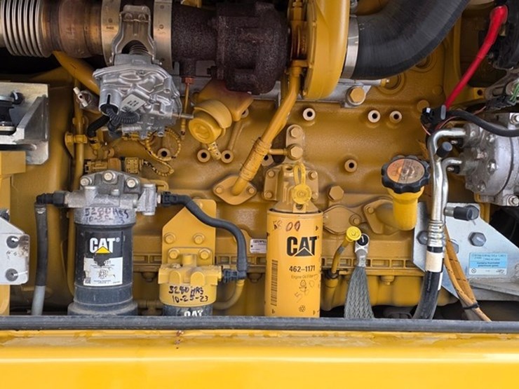 2018-caterpillar-m322f-image-57