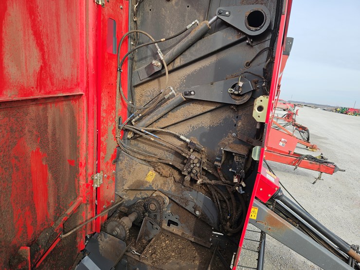 2015-massey-ferguson-2946-image-6