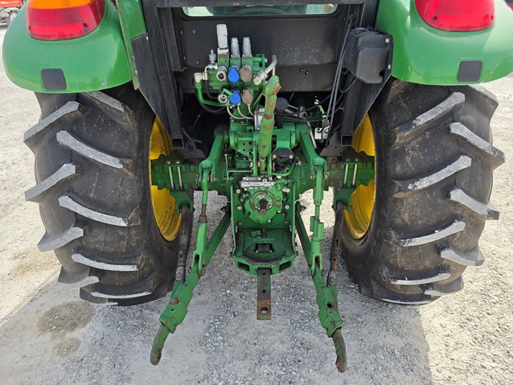 2019-john-deere-5100e-image-9