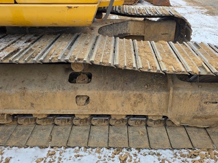 2012-deere-200d-lc-image-15