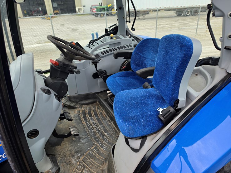 2010-new-holland-t6020-image-16