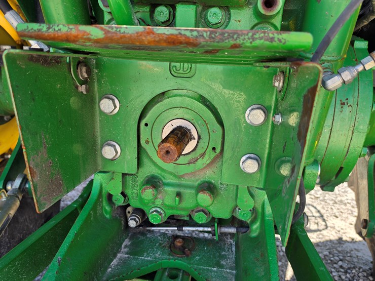 2014-john-deere-5085m-image-10