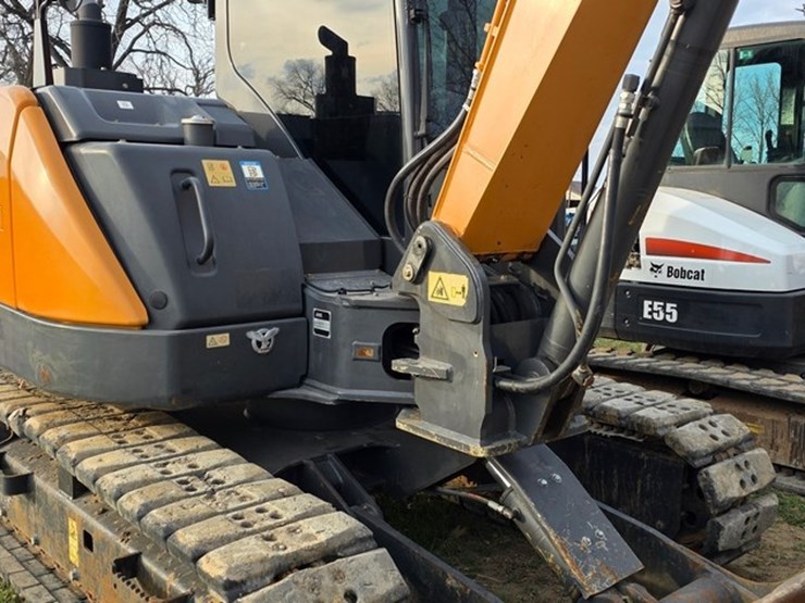 2021-case-cx80c-image-12