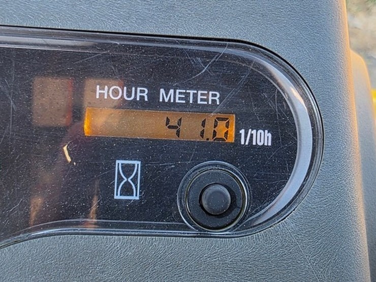 2022-kobelco-sk17sr-image-55