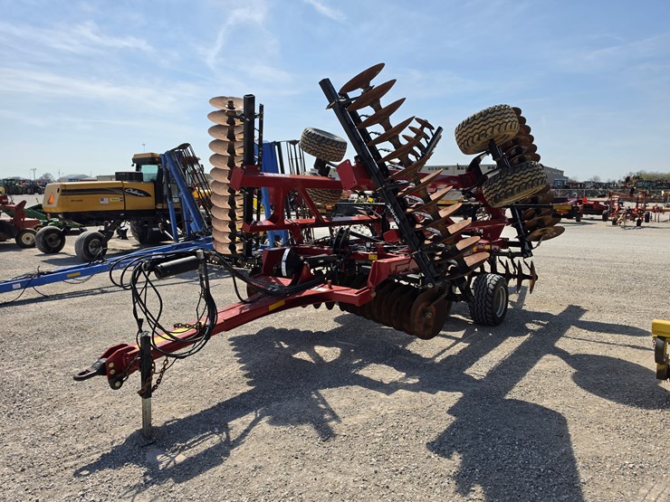 2021-case-ih-345-image-17