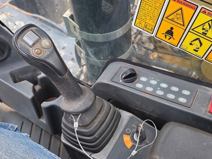 2018-caterpillar-m322f-image-79