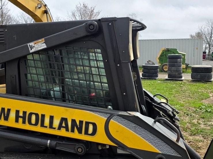 2010-new-holland-c185-image-10