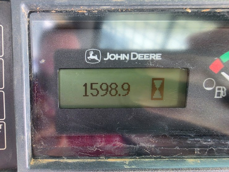 2015-deere-323e-image-12