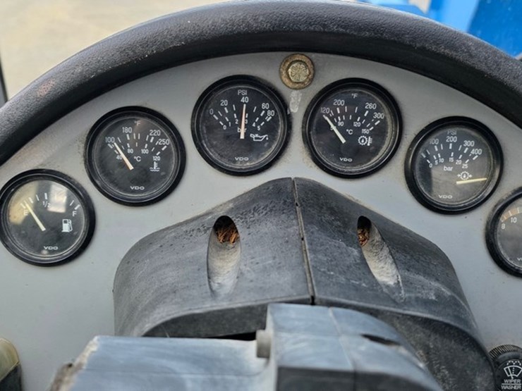 2011-genie-gth844-image-53