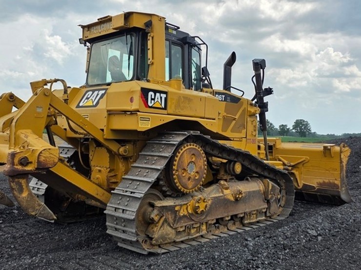 2012-caterpillar-d6t-xl-image-3
