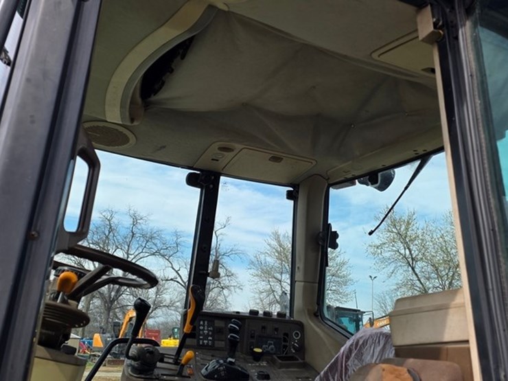 2002-john-deere-6420-image-53