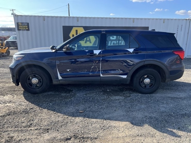 2020-ford-explorer-image-7