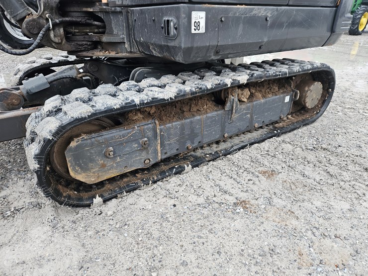 2022-case-cx57c-image-7