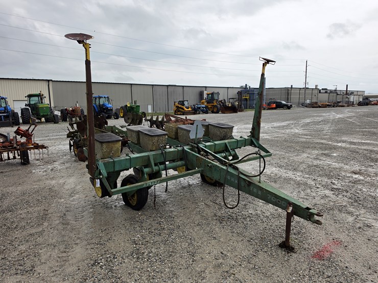 john-deere-7000-image-1