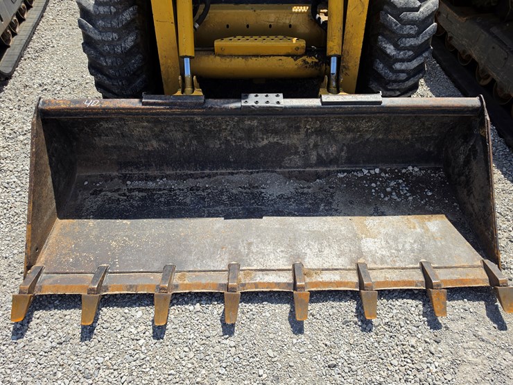 2002-john-deere-260-image-3