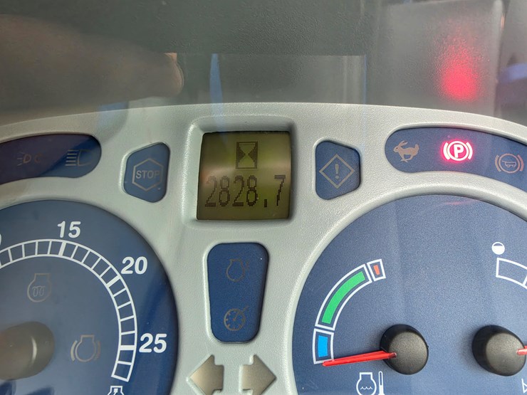 2010-new-holland-t6020-image-20