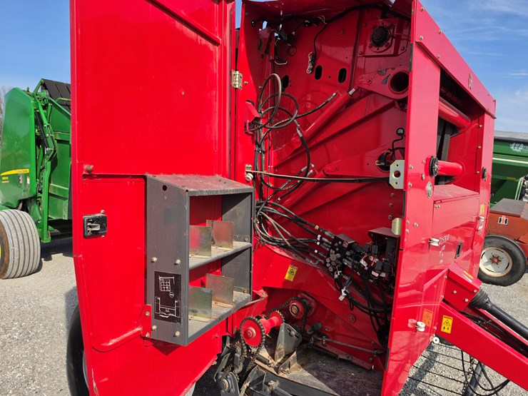 2012-massey-ferguson-2856a-image-7