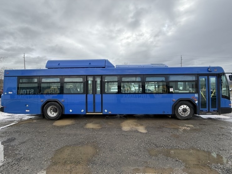 2012-gillig-40'-electric-transit-bus-image-3