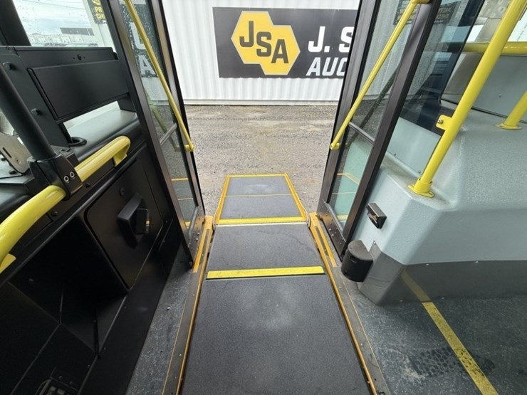 2012-gillig-40'-electric-transit-bus-image-25