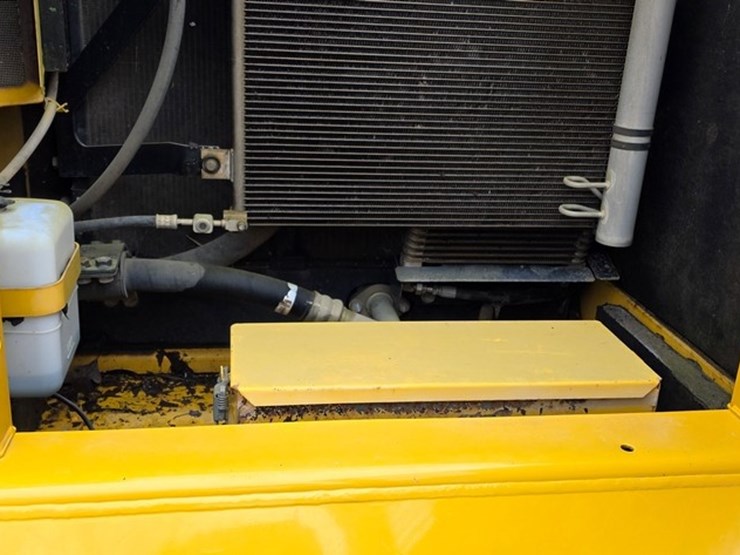 2012-komatsu-pc200-lc-8-image-57