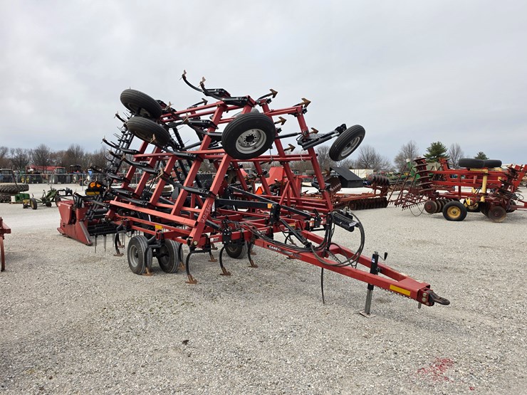 2011-case-ih-200-image-1