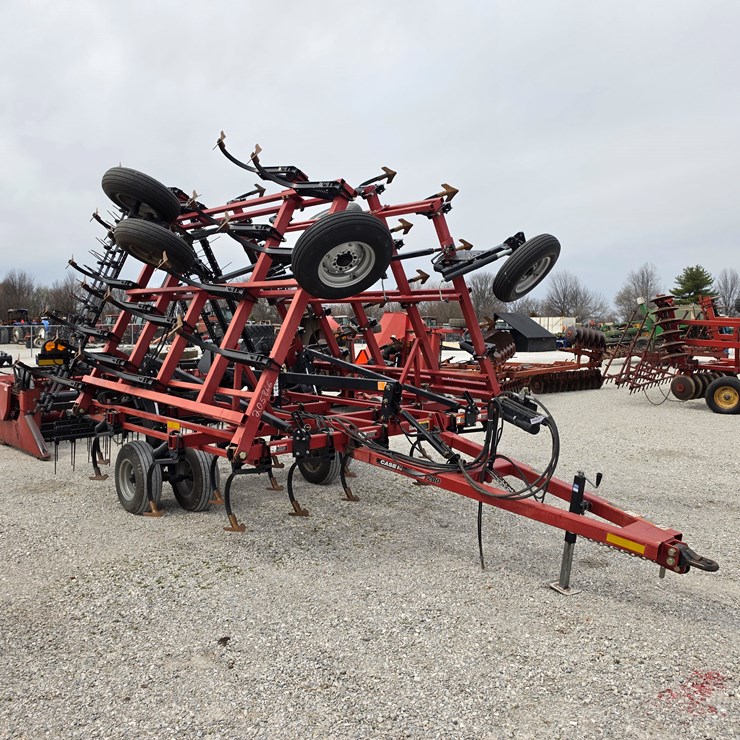 2011 CASE IH 200