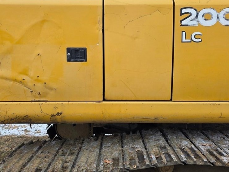 2012-deere-200d-lc-image-19