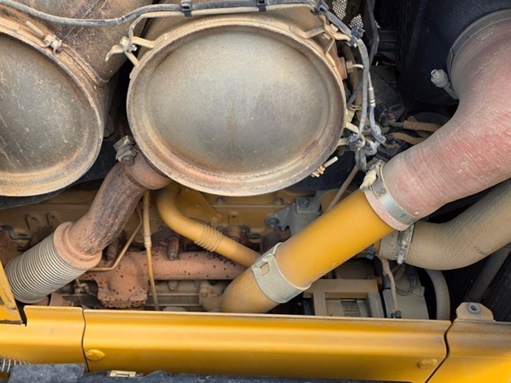 2021-caterpillar-d5-lgp-image-55