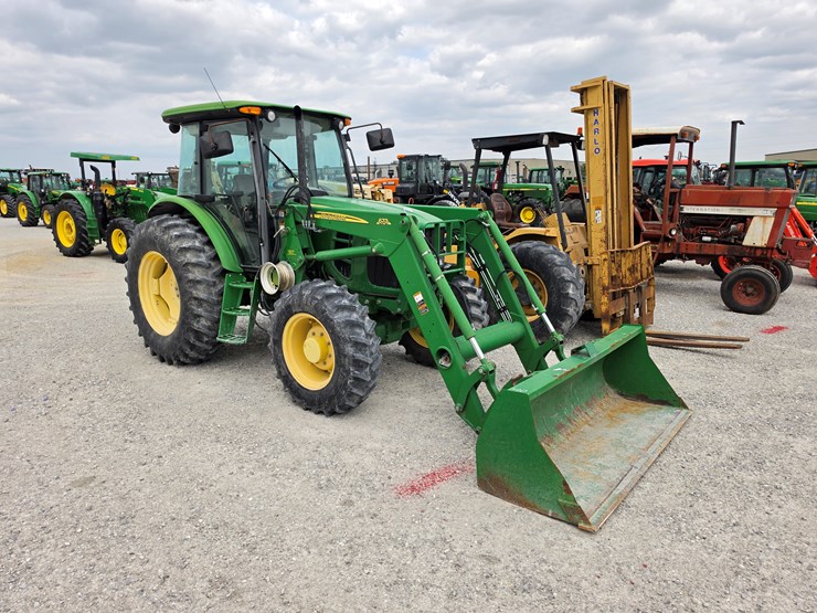2009-john-deere-6115d-image-1