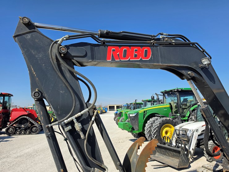 2018-deere-85g-image-3