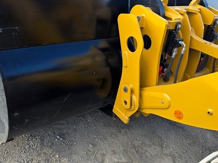 2024-caterpillar-930-image-10