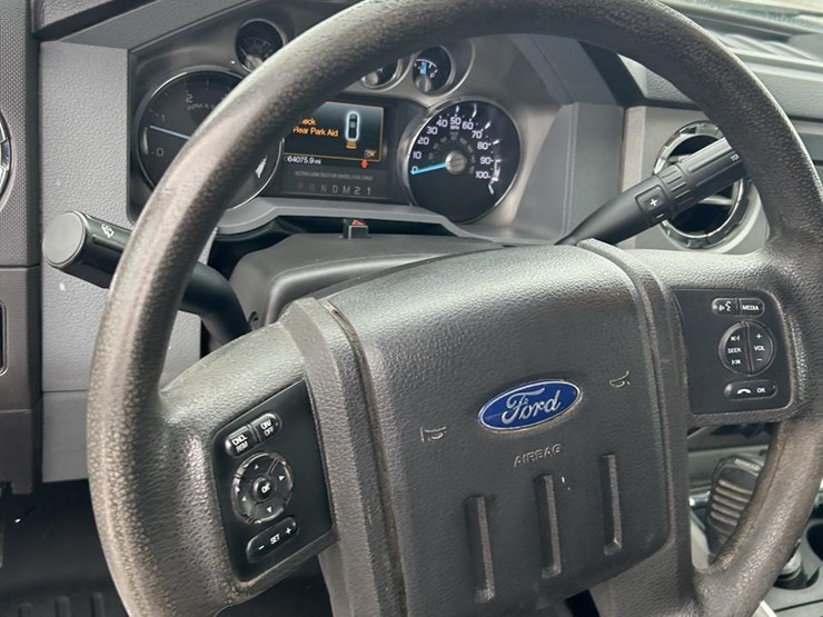 2016-ford-f350-xlt-image-16