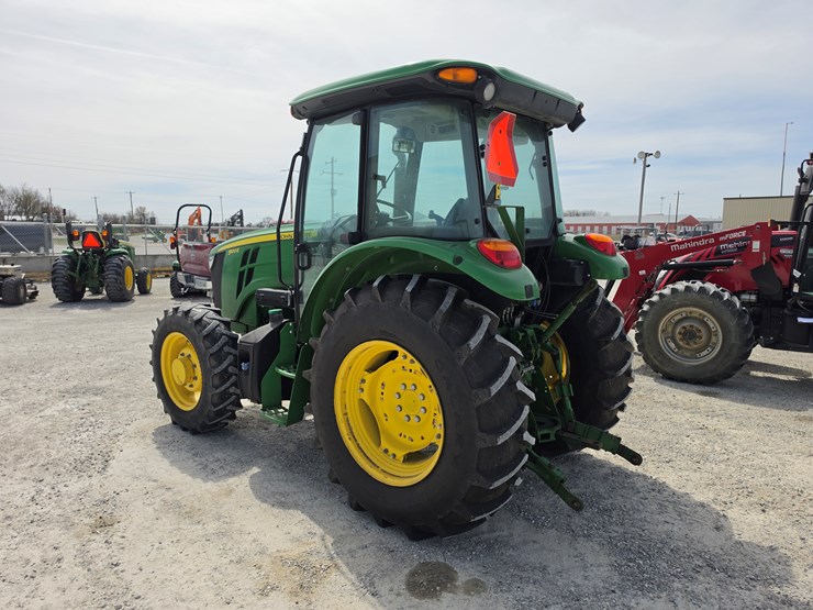 2019-john-deere-5100e-image-11