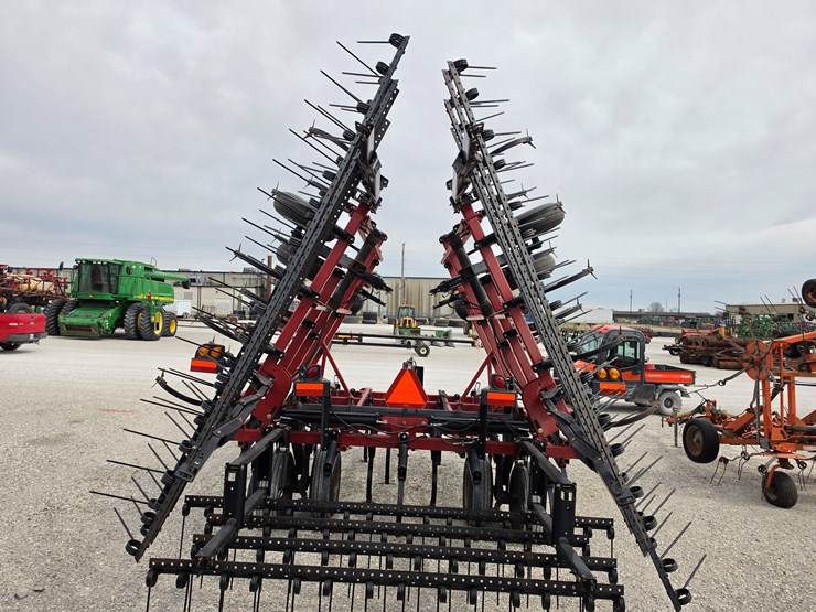 2011-case-ih-200-image-9