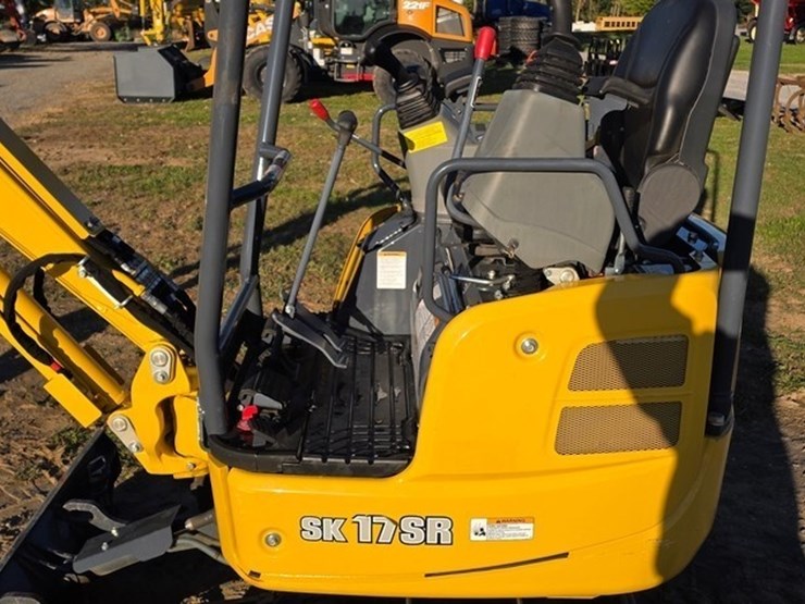 2022-kobelco-sk17sr-image-14