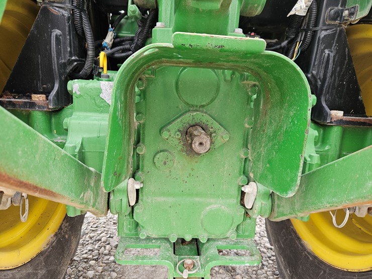 2017-john-deere-3033r-image-13