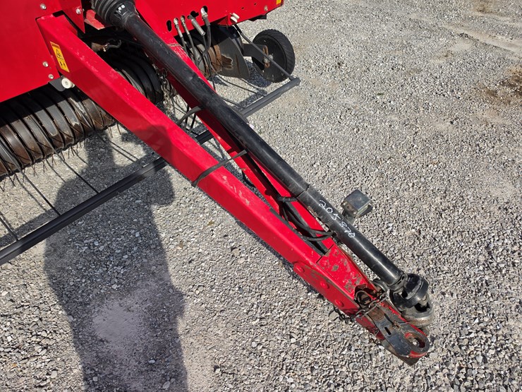 2012-massey-ferguson-2856a-image-2