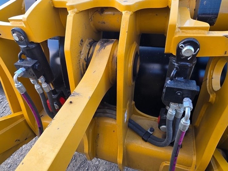 2024-caterpillar-930-image-45