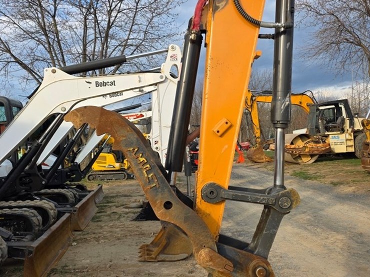 2021-case-cx80c-image-9