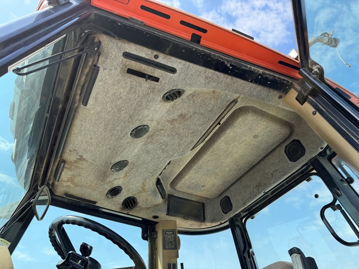 2004-agco-rt100a-image-13