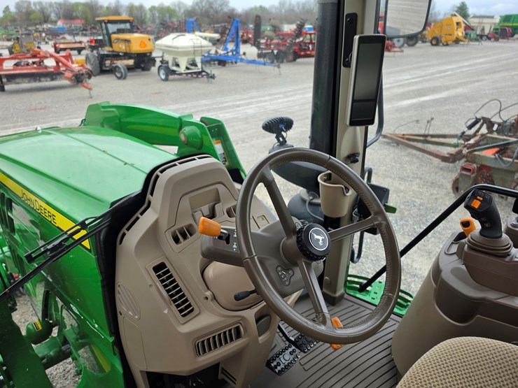 2023-john-deere-6155m-image-13