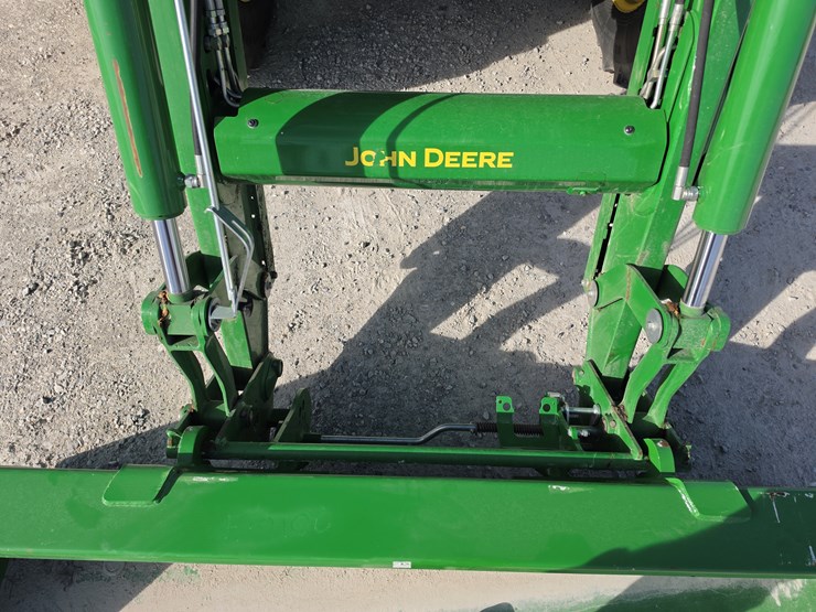 2016-john-deere-6145r-image-5