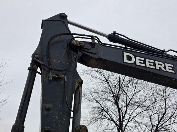 2012-deere-200d-lc-image-56