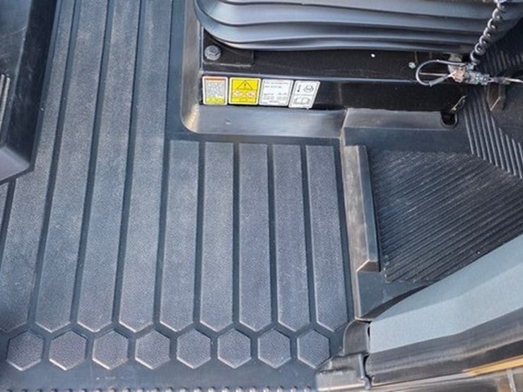 2024-caterpillar-930-image-64