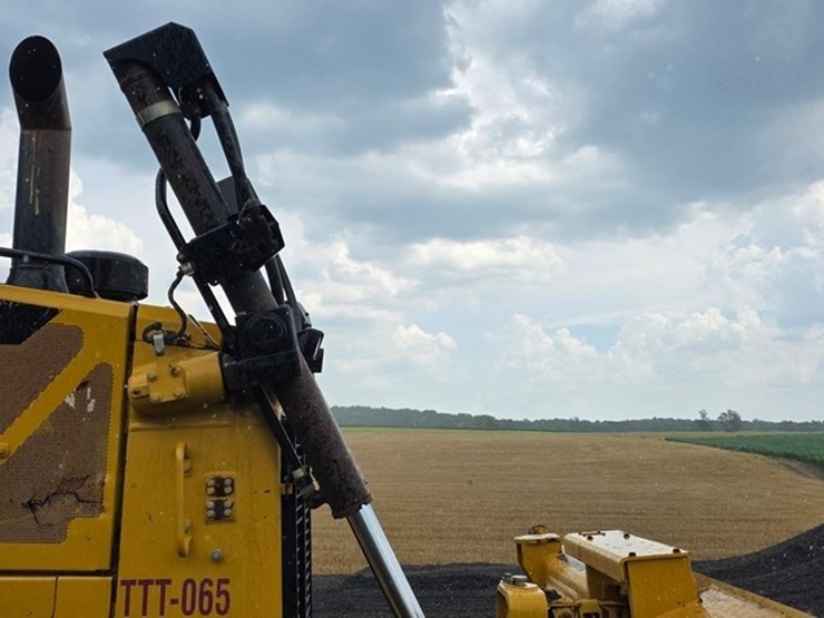 2012-caterpillar-d6t-xl-image-47