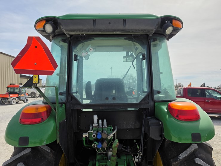 2019-john-deere-5100e-image-8