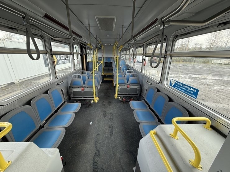 2012-gillig-40'-electric-transit-bus-image-18